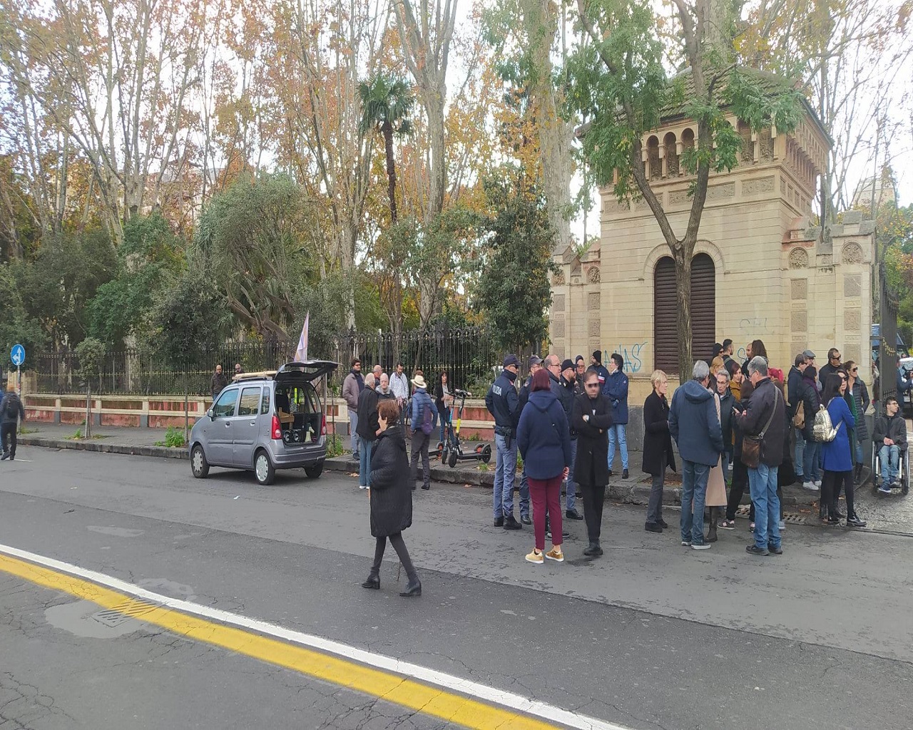 Abolizione Reddito di Cittadinanza, a Catania monta la protesta: “Poveri visti come criminali” – FOTO e VIDEO Abolizione Reddito di Cittadinanza, a Catania monta la protesta: “Poveri visti come criminali” – FOTO e VIDEO