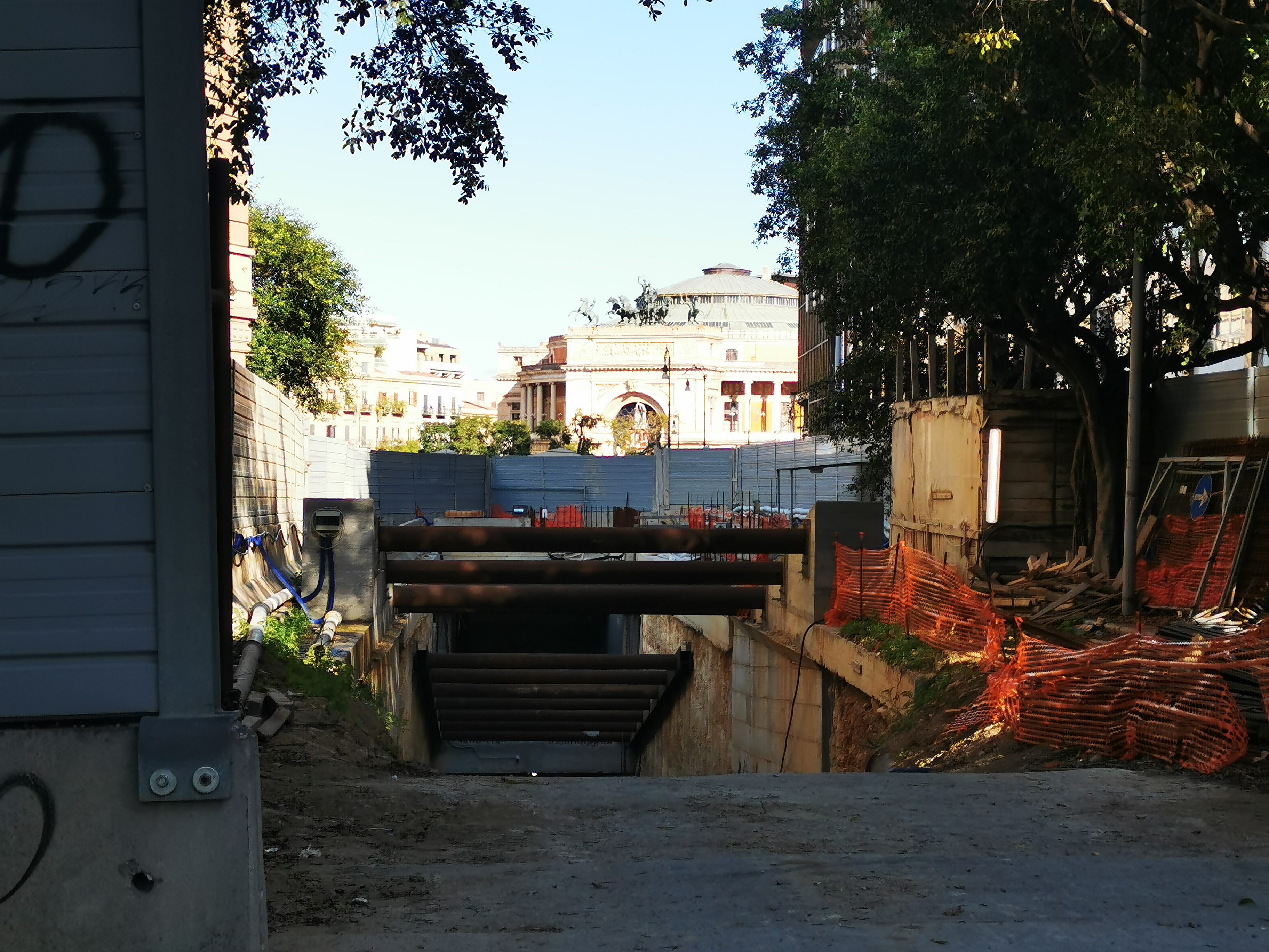 Palermo, le foto dello scavo a Piazza Politeama per l’anello ferroviario Palermo, le foto dello scavo a Piazza Politeama per l’anello ferroviario