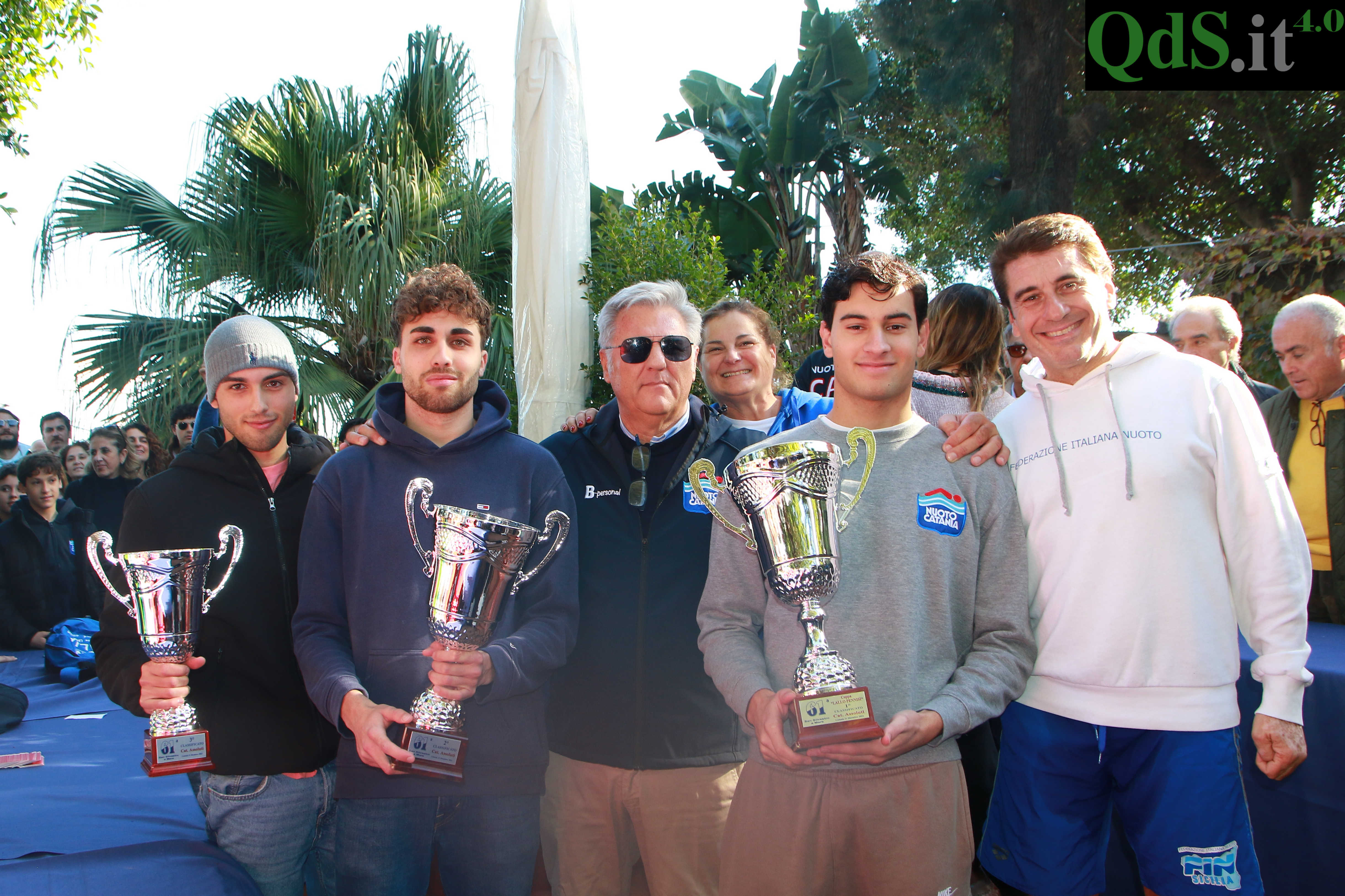 Catania, le foto della “San Silvestro a Mare”: tuffo anche per l’astronauta Parmitano Catania, le foto della “San Silvestro a Mare”: tuffo anche per l’astronauta Parmitano
