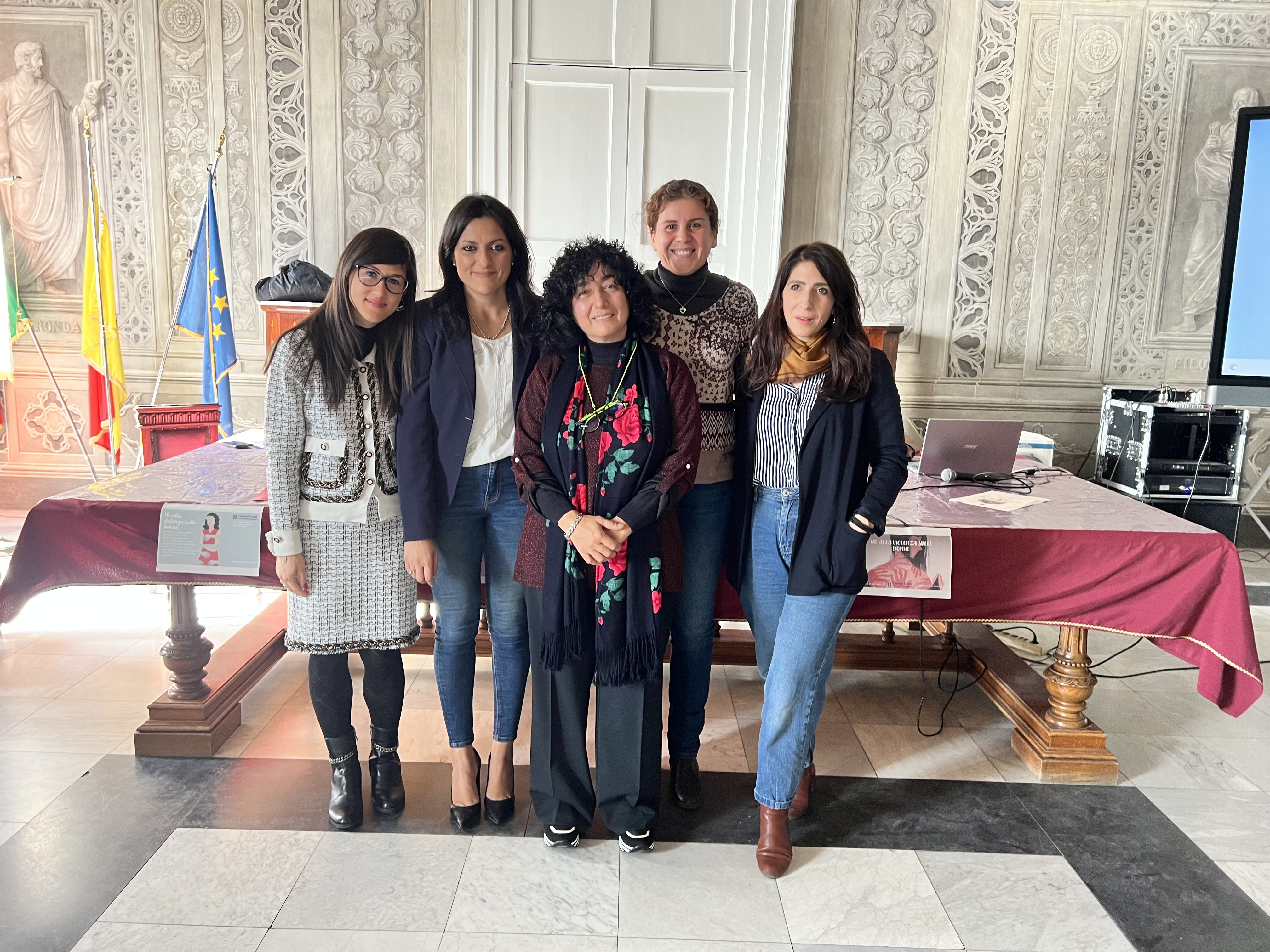 Violenza, in Italia vittima una donna su 3: l’evento “La voce delle donne” al Convitto Cutelli