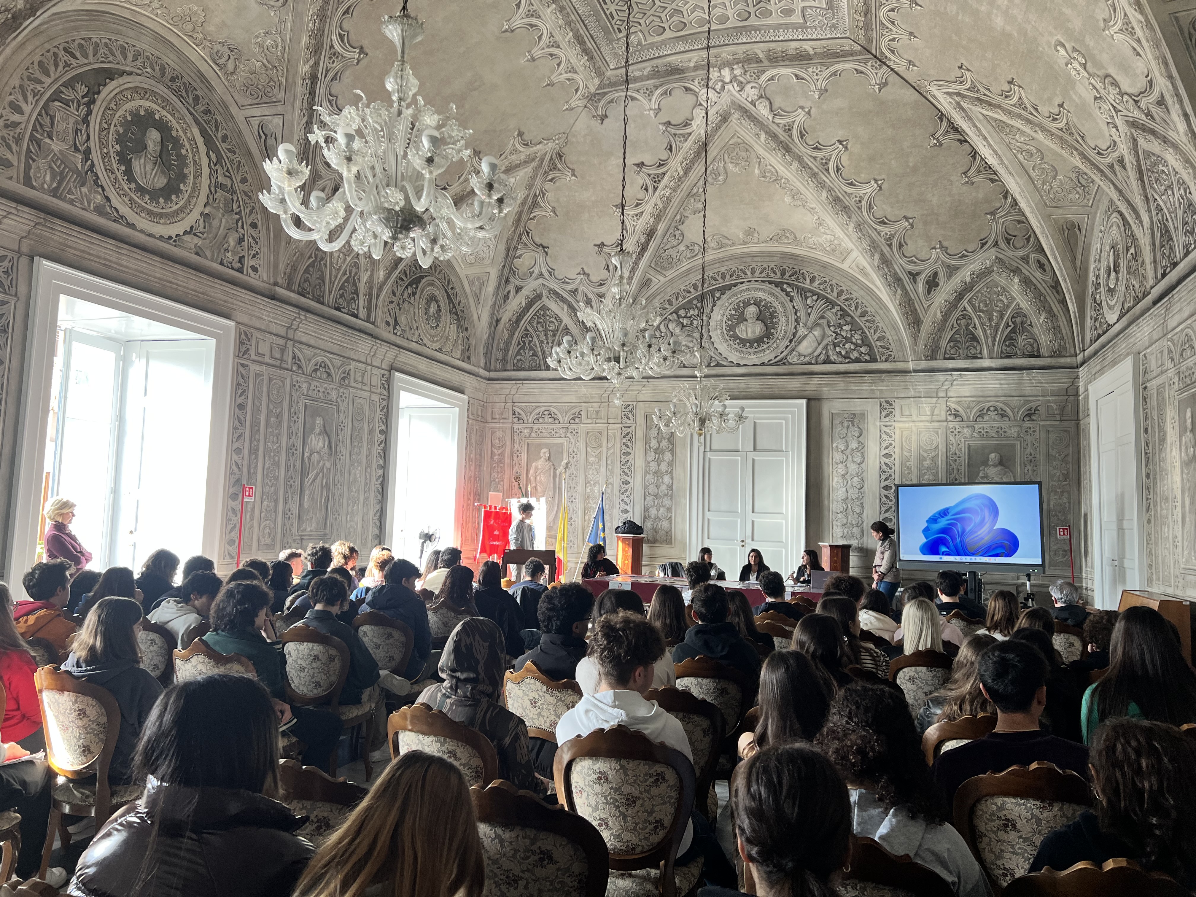 Violenza, in Italia vittima una donna su 3: l’evento “La voce delle donne” al Convitto Cutelli