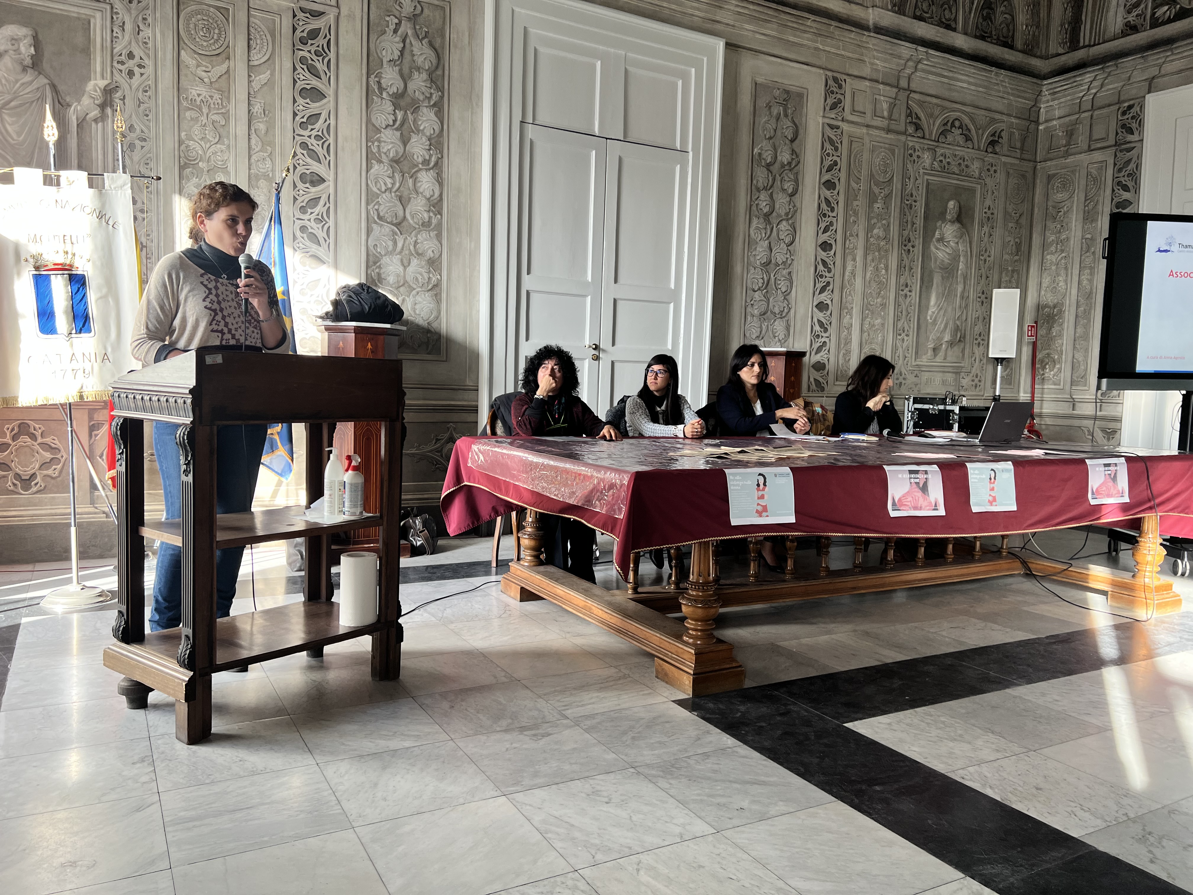 Violenza, in Italia vittima una donna su 3: l’evento “La voce delle donne” al Convitto Cutelli