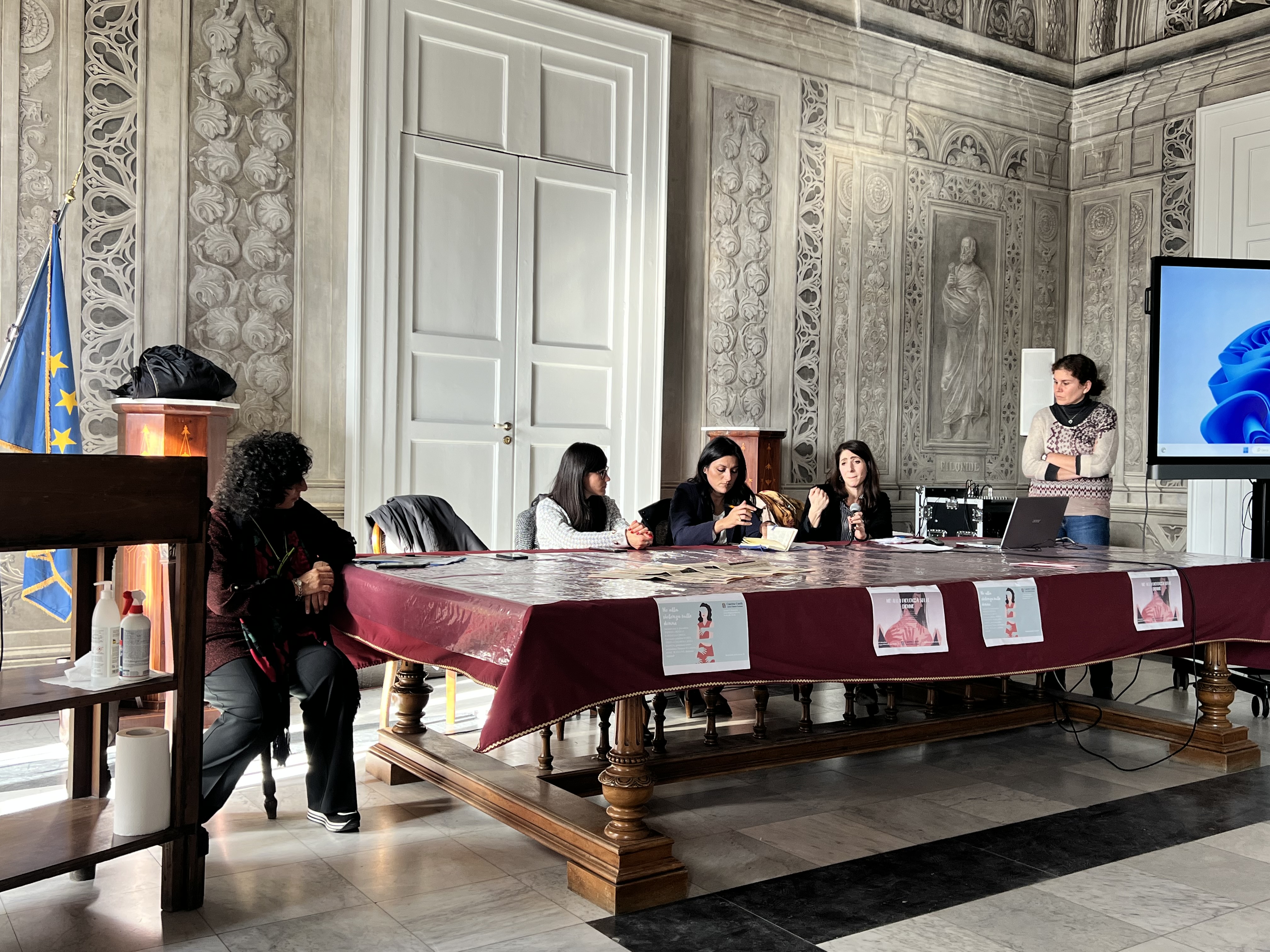 Violenza, in Italia vittima una donna su 3: l’evento “La voce delle donne” al Convitto Cutelli