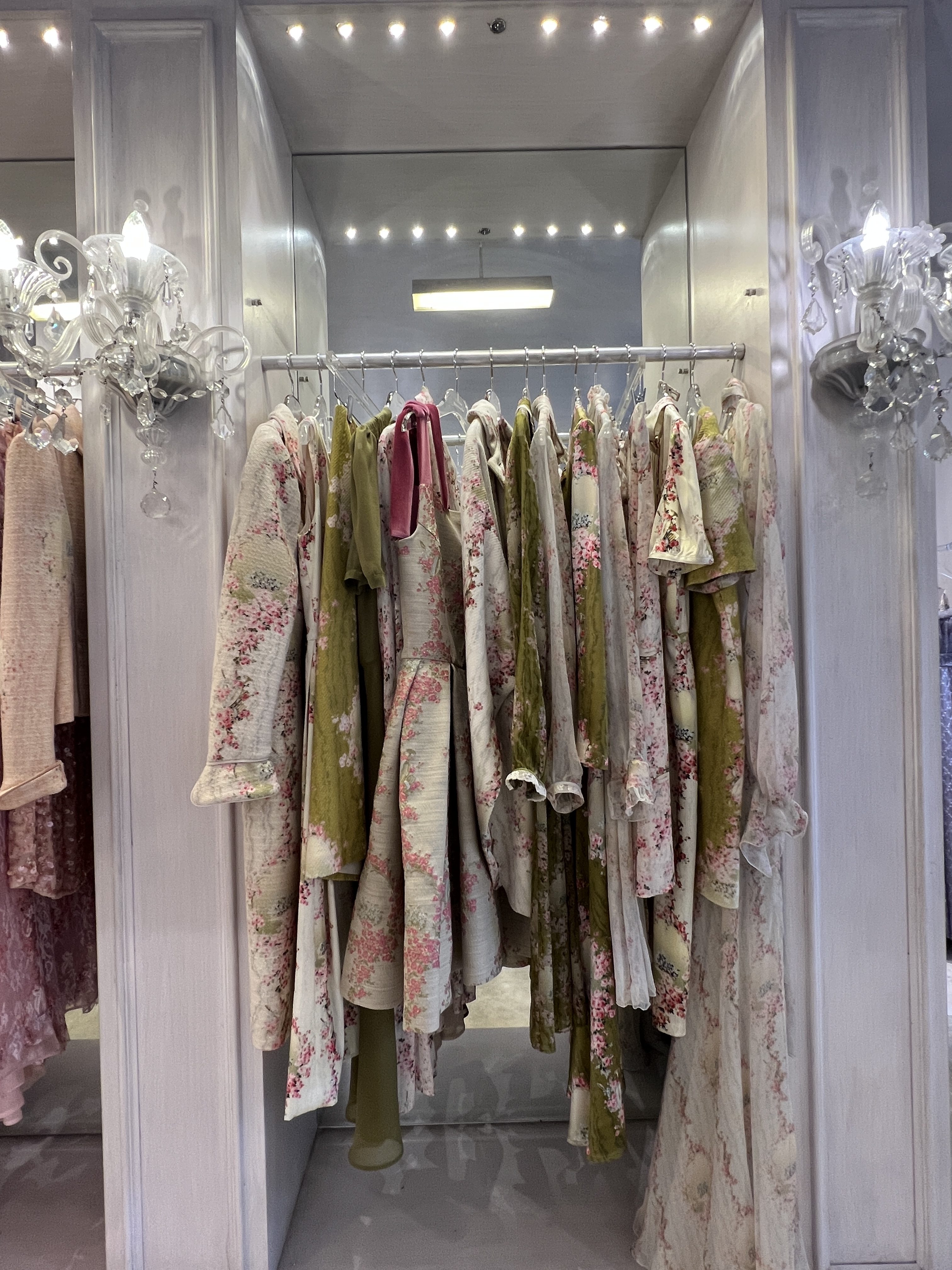 Luisa Beccaria, stile ed eleganza tra abiti e tavola