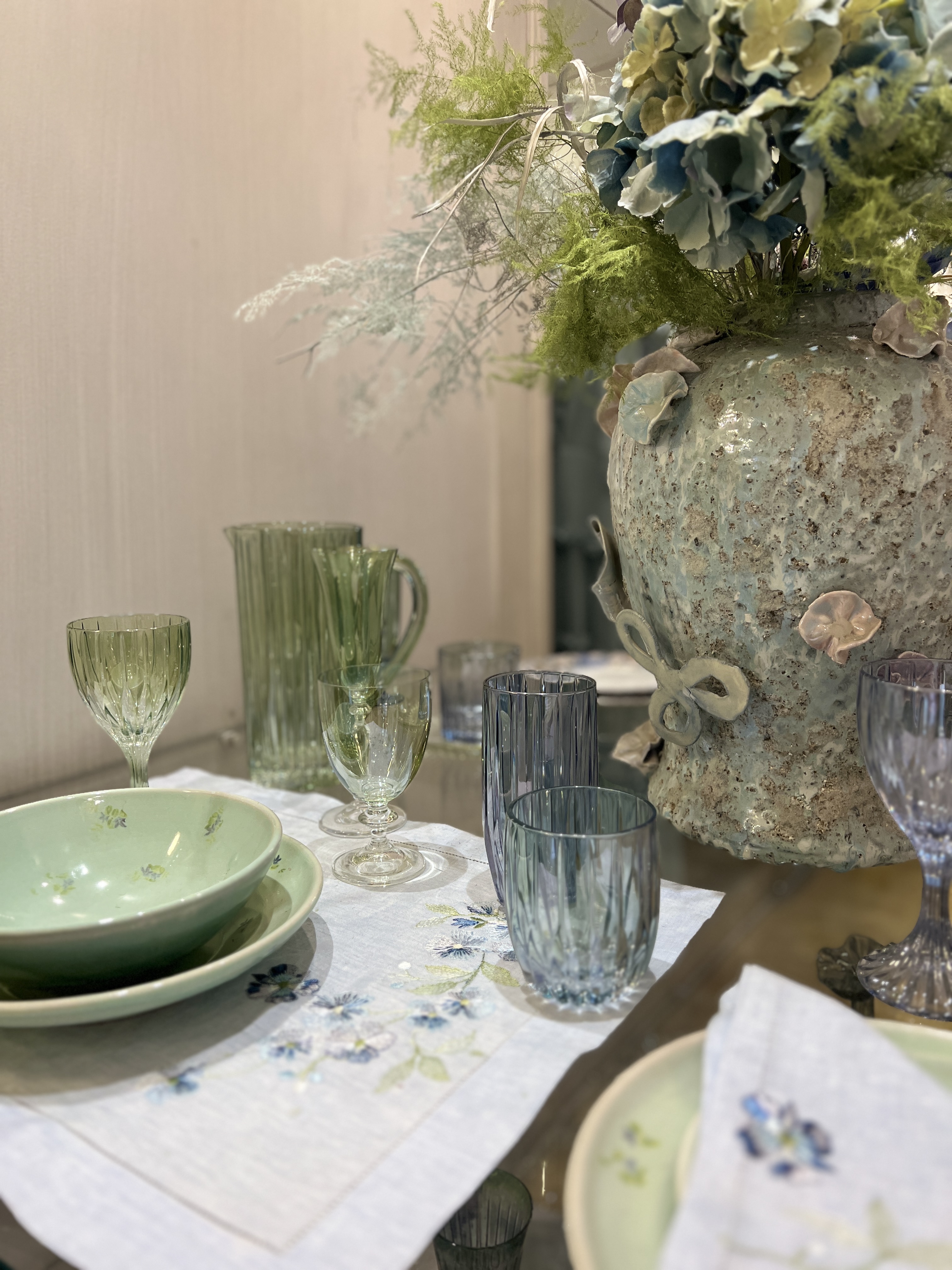 Luisa Beccaria, stile ed eleganza tra abiti e tavola