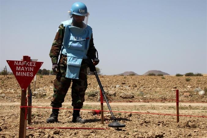 Ucraina, Usa: “I russi hanno tattiche simili all’Isis, mine disseminate in 160 chilometri”