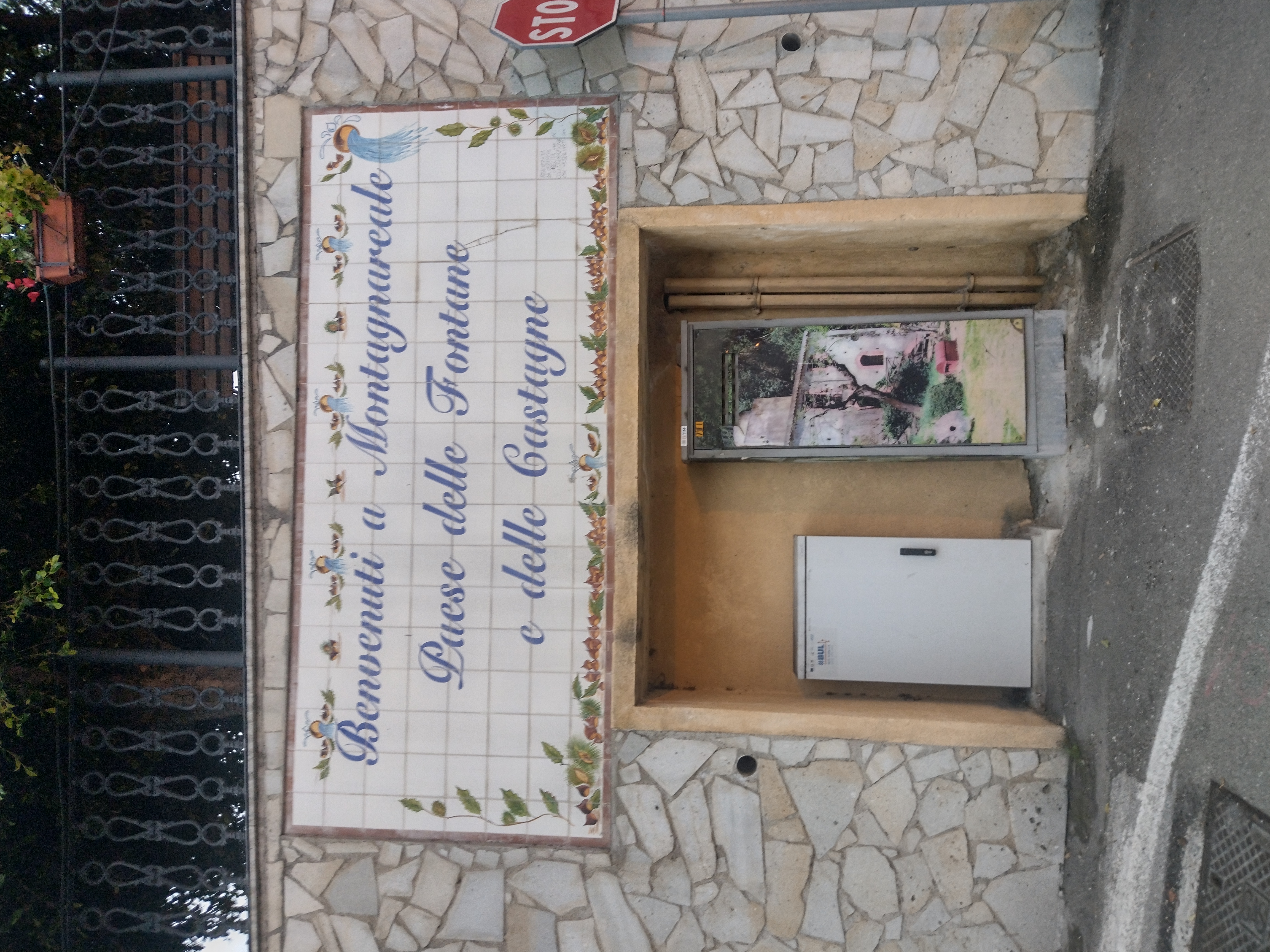 Galleria foto 'Tra sgomento e incredulità, Montagnareale piange i giovani siciliani uccisi in Inghilterra' - foto 3