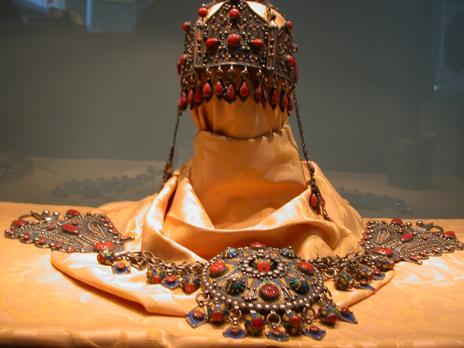 “Trame Mediterranee”, Dormitorio dei Benedettini diventa museo: si apre con una mostra