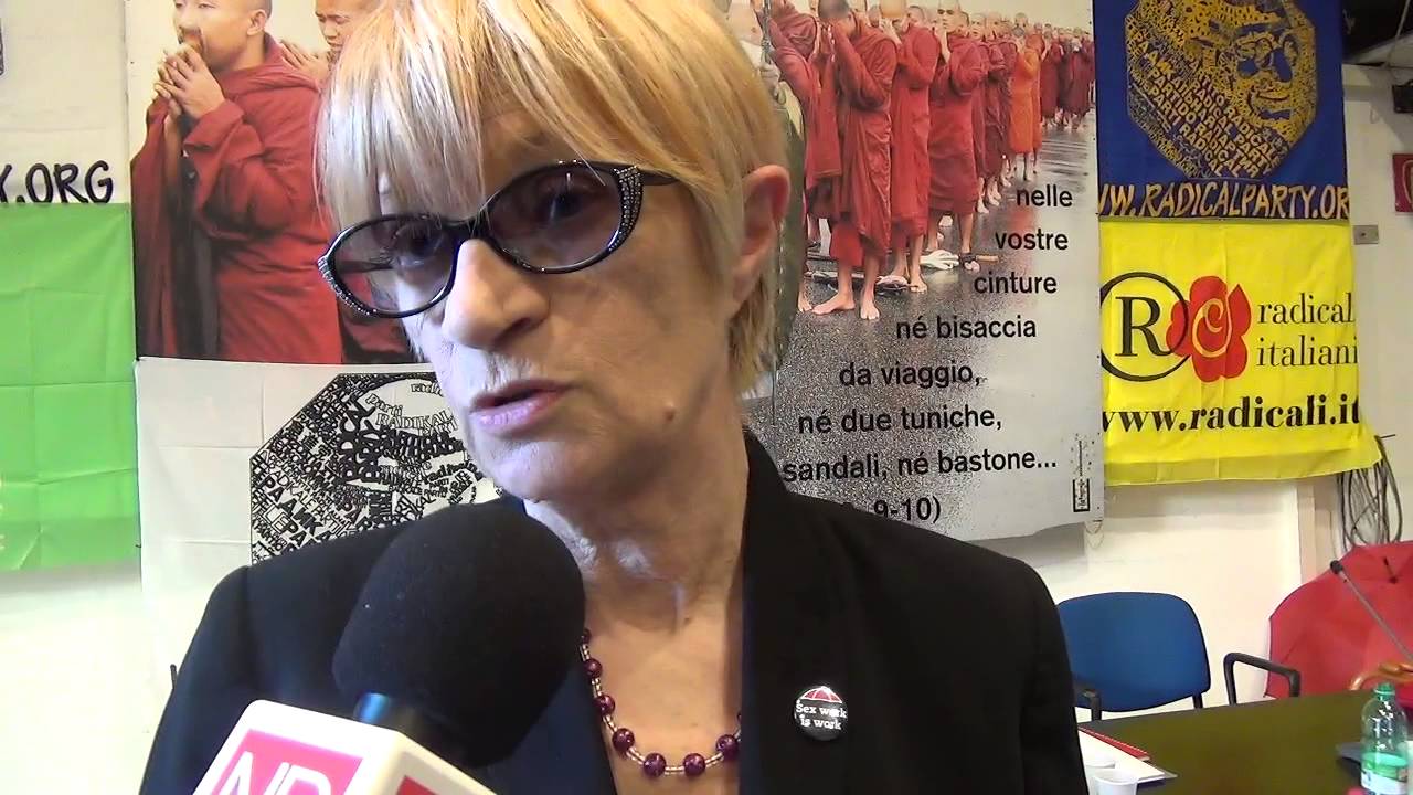 Galleria foto 'Prostituzione, lo Stato ipocrita non tutela né la salute né la sicurezza. E perde soldi' - foto 3