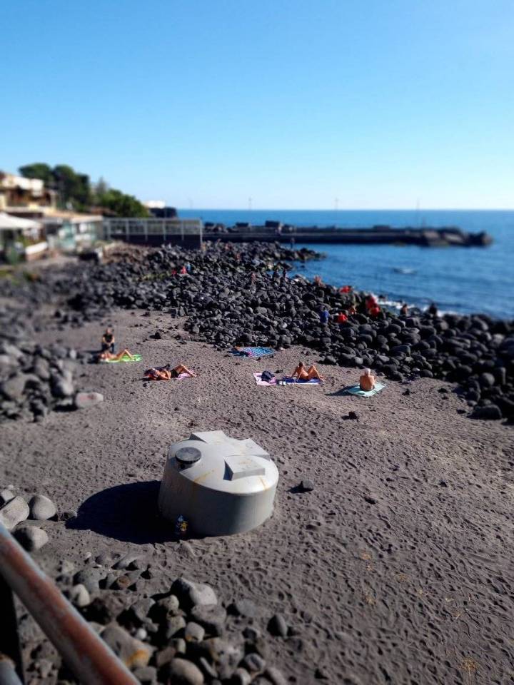 E’ Natale, ma sembra estate: tutti al mare in Sicilia