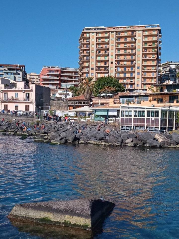 Tragedia a San Giovanni Li Cuti, 80enne muore durante il bagno