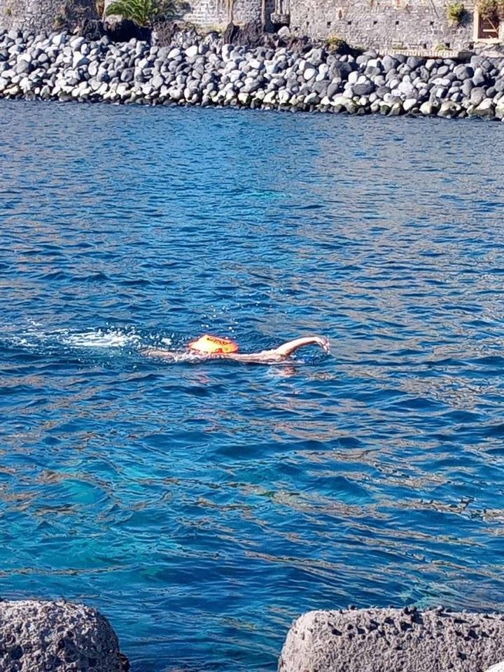 E’ Natale, ma sembra estate: tutti al mare in Sicilia