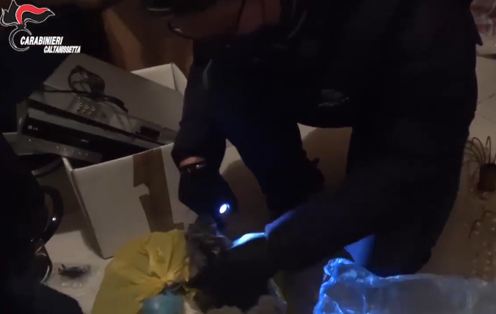 Dallo spaccio di droga al tentato omicidio, 9 fermi a Caltanissetta – VIDEO