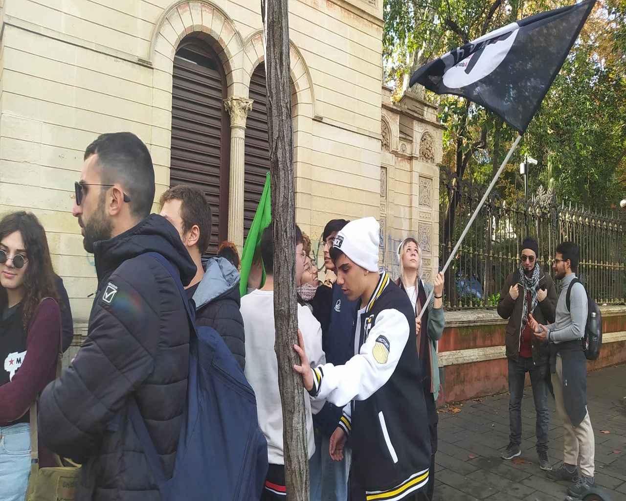Abolizione Reddito di Cittadinanza, a Catania monta la protesta: “Poveri visti come criminali” – FOTO e VIDEO Abolizione Reddito di Cittadinanza, a Catania monta la protesta: “Poveri visti come criminali” – FOTO e VIDEO