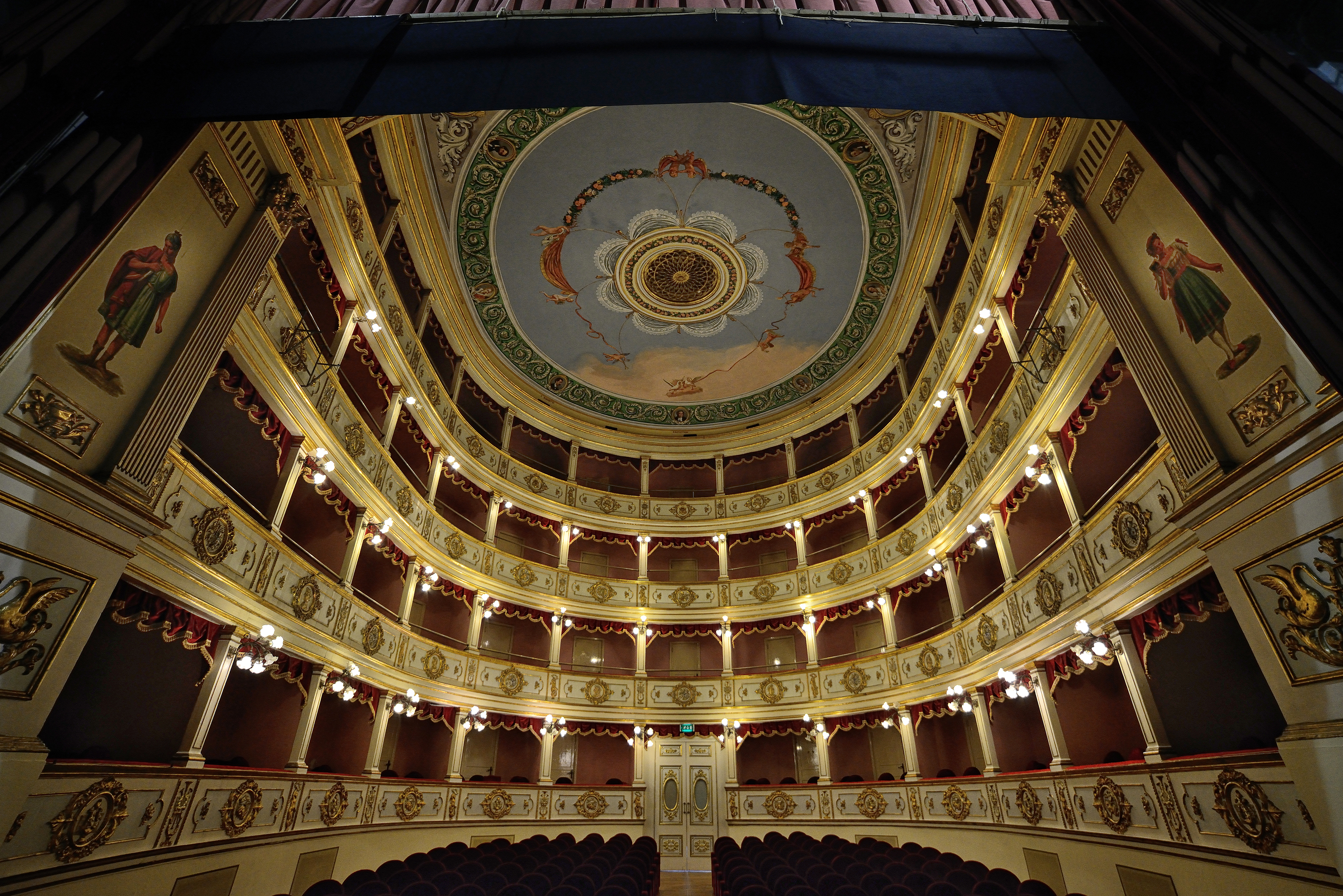Il Teatro Vittoria Colonna riapre dopo 5 anni, luci riaccese dall’8 gennaio