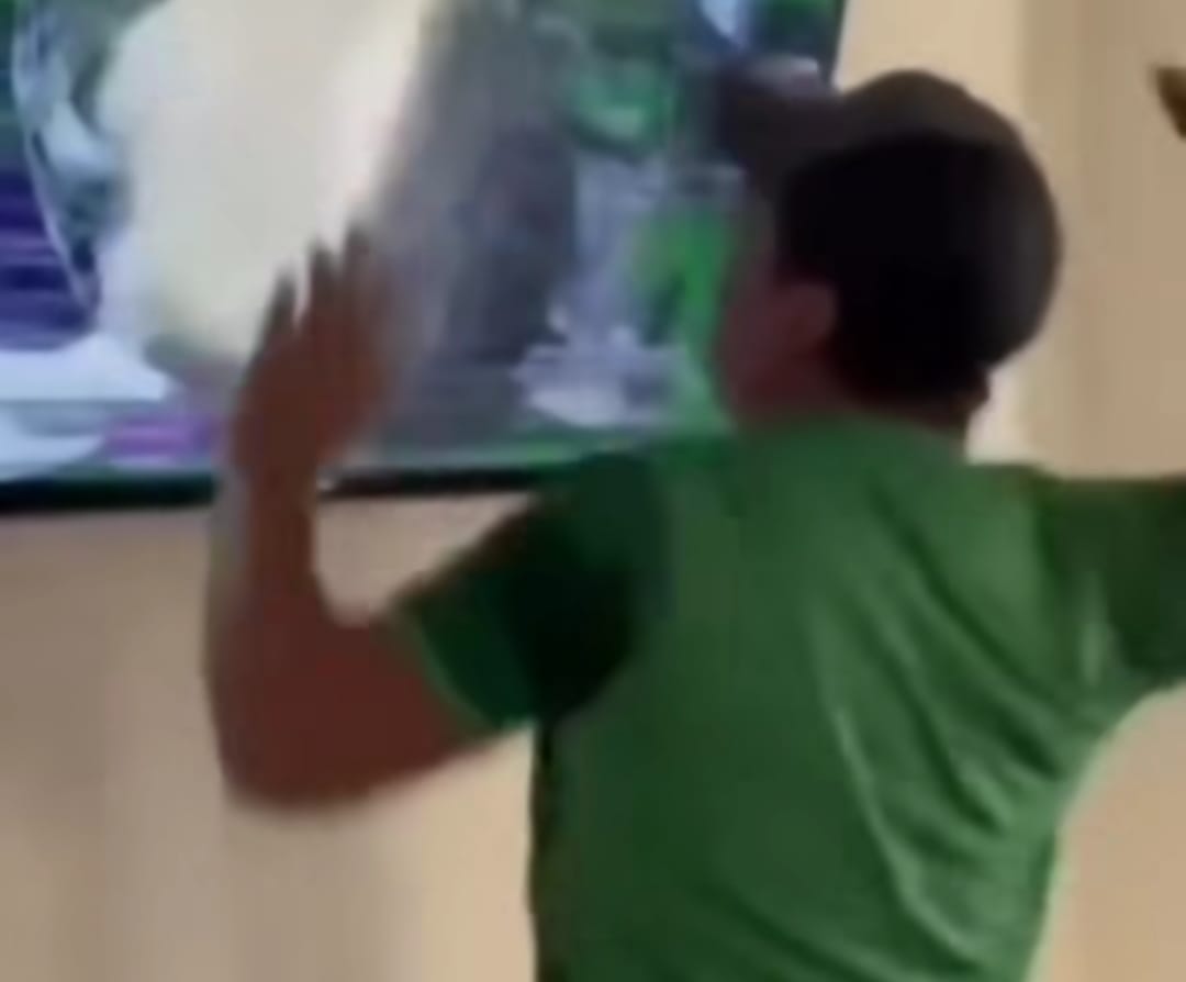 Qatar 2022, Messico eliminato: la folle reazione di un tifoso