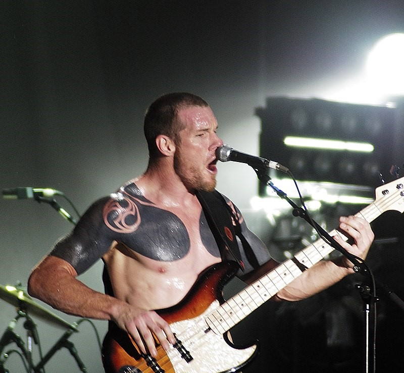 Bassista Rage Against the Machine rivela: “Ho un cancro”