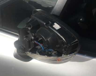 Torna la truffa dello specchietto, 85enne “salvato” dalla Polizia Stradale