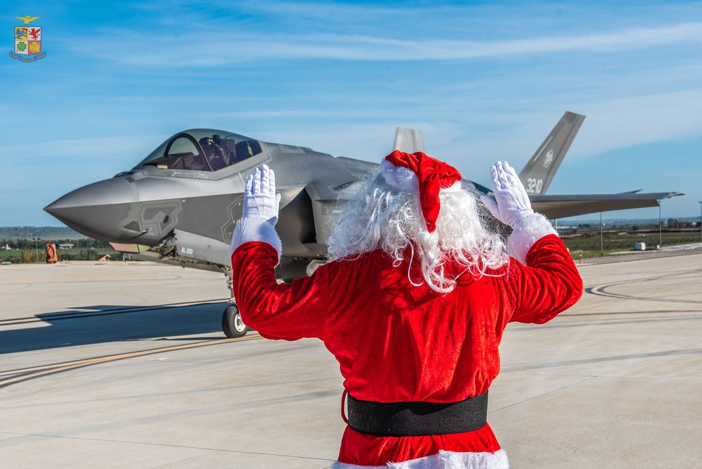 Natale, lettera per Babbo Natale “atterra” a Pratica di Mare, Aeronautica si attiva per recapitarla