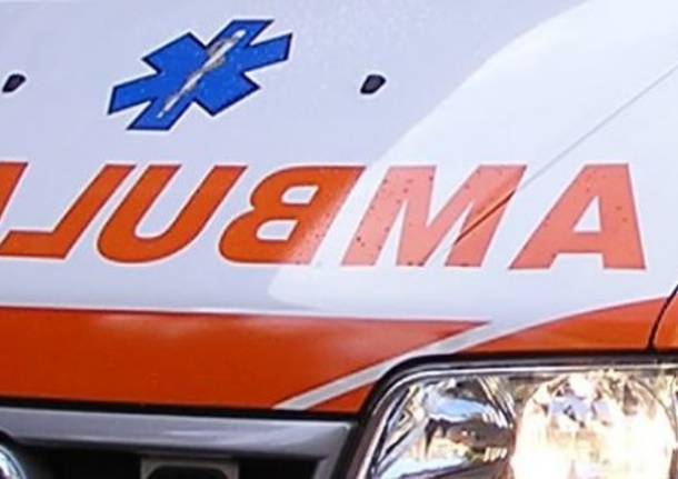 Tragedia in cantiere, operaio precipita dal cestello di una gru e muore