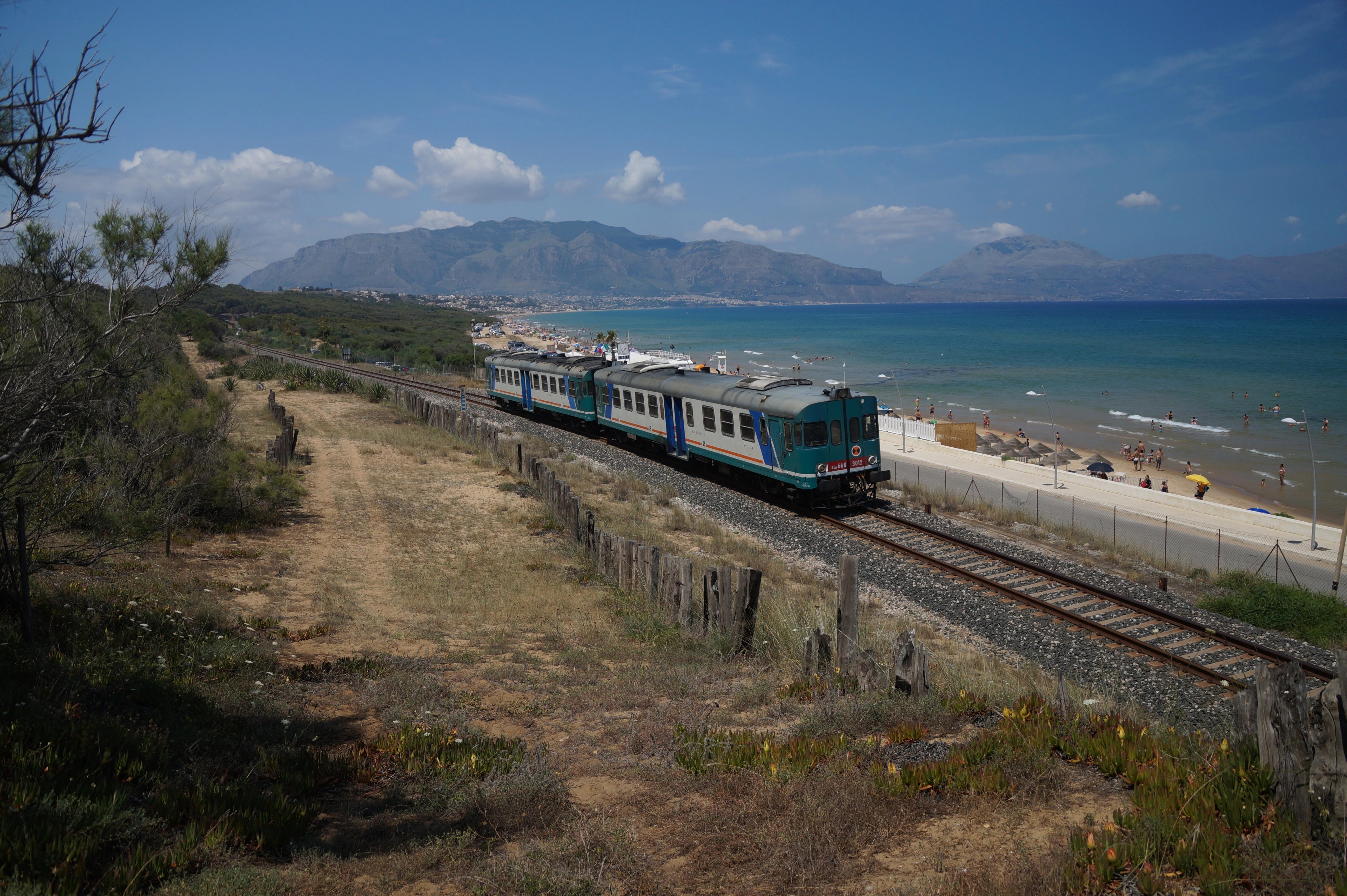 Elettrificazione ferroviaria, battaglia a Balestrate: disappunto del consiglio comunale