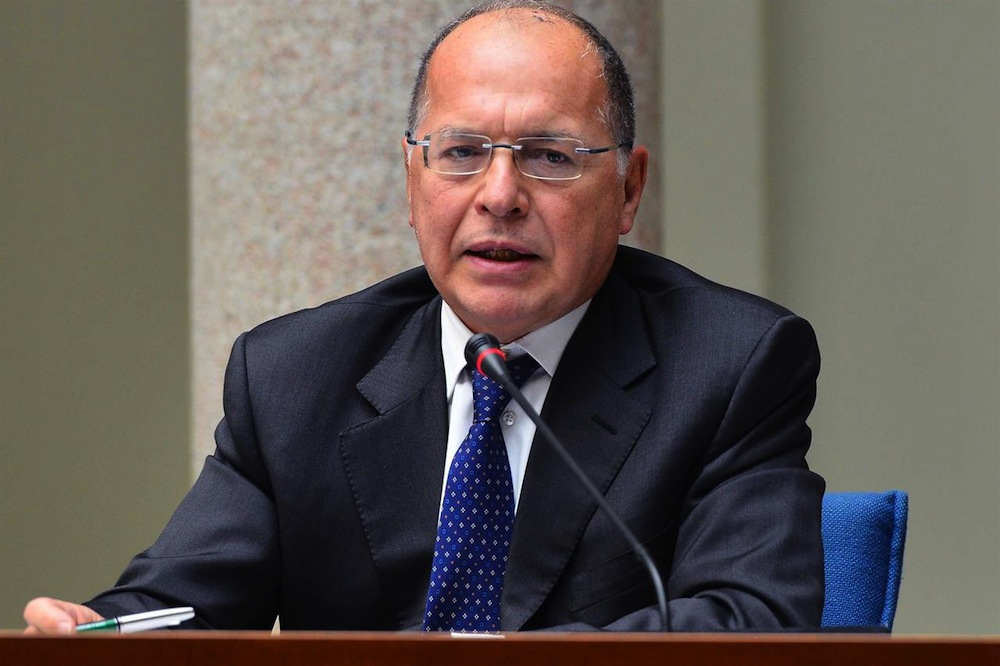 Clemente (Uif): “Contante assist agli evasori? Non solo. Anche a riciclaggio e terrorismo”