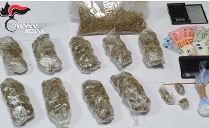 Cannabis e cocaina in casa: pusher pregiudicato arrestato dopo un controllo