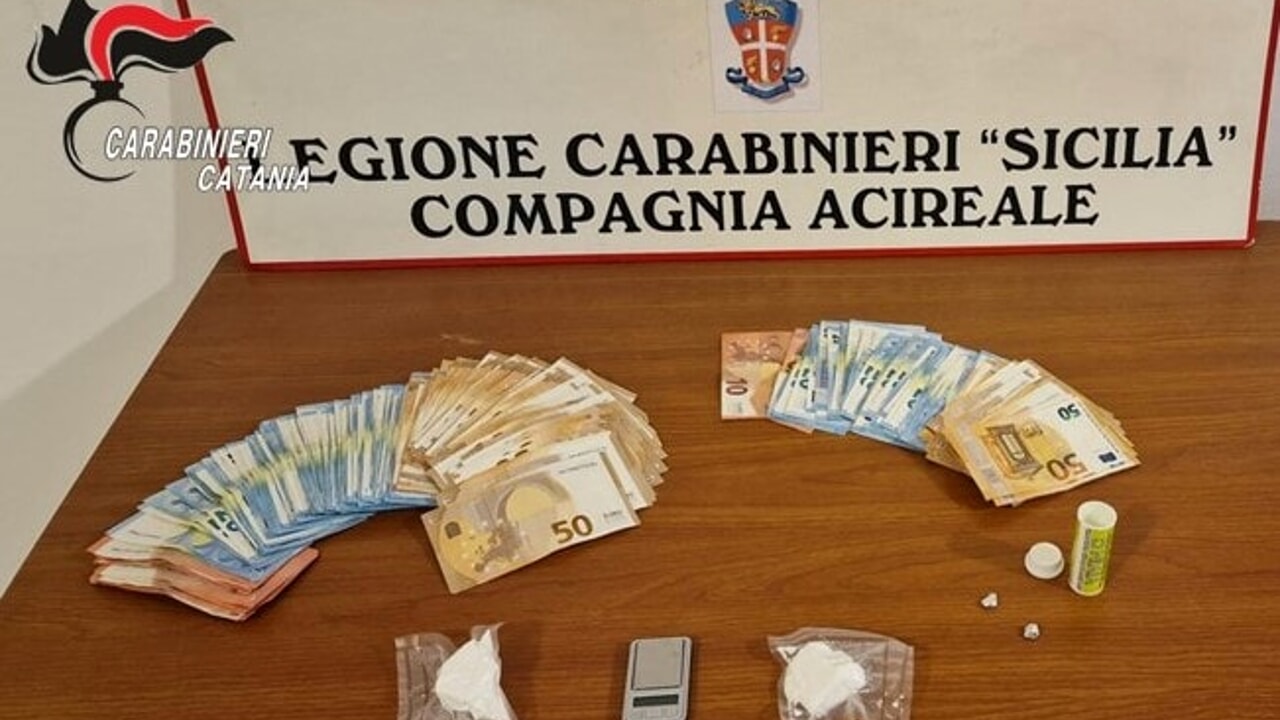 Aci Catena, arrestato un pusher 27enne