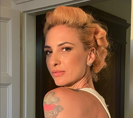 Chi è Ema Stokholma, dall’infanzia difficile alla pista di Ballando con le stelle