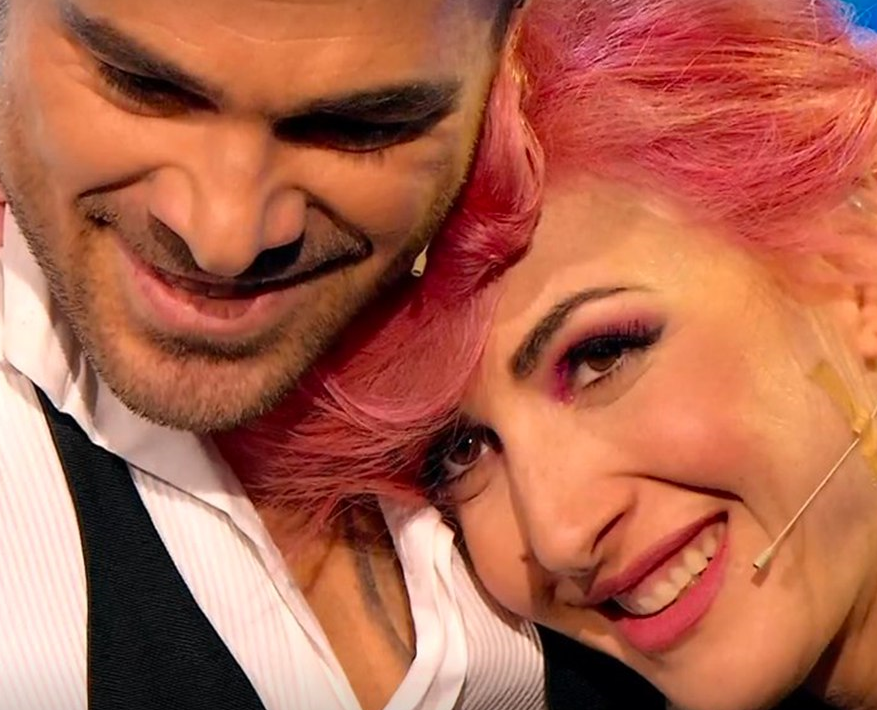 Chi è Ema Stokholma, dall’infanzia difficile alla pista di Ballando con le stelle