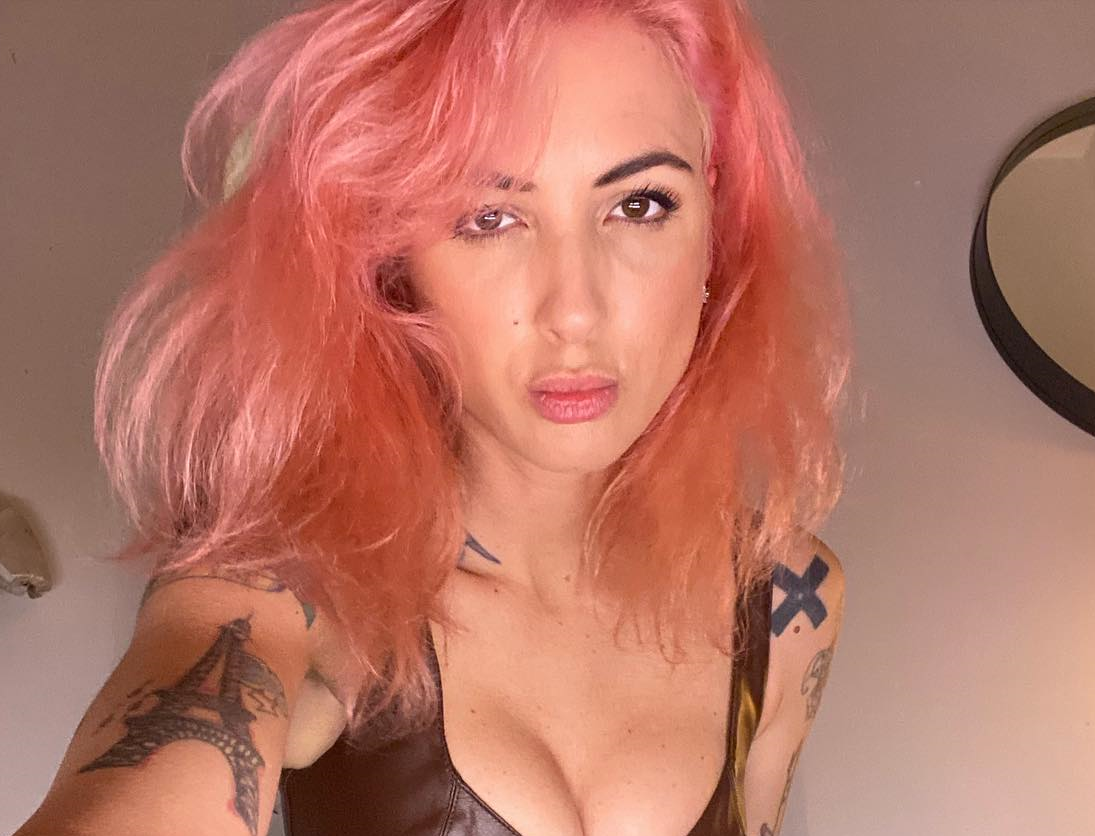 Chi è Ema Stokholma, dall’infanzia difficile alla pista di Ballando con le stelle