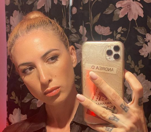 Chi è Ema Stokholma, dall’infanzia difficile alla pista di Ballando con le stelle