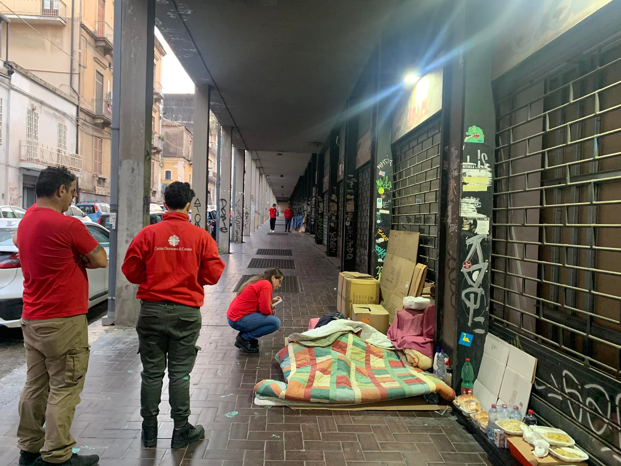 Caritas Catania, anche a Natale volontari al lavoro all’Help Center per aiutare i più bisognosi Caritas Catania, anche a Natale volontari al lavoro all’Help Center per aiutare i più bisognosi