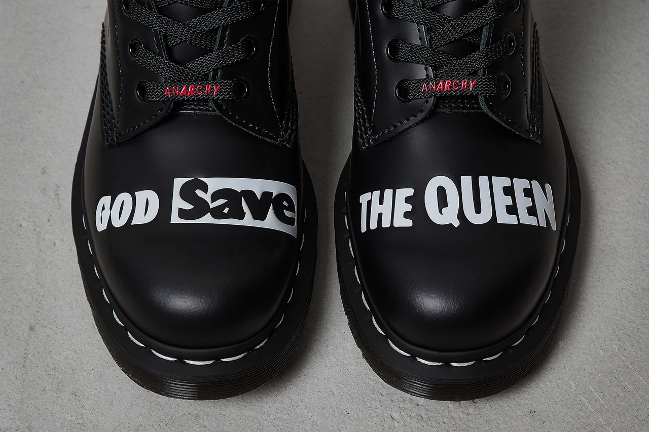 <strong>God Save (design) the Queen!!!</strong>