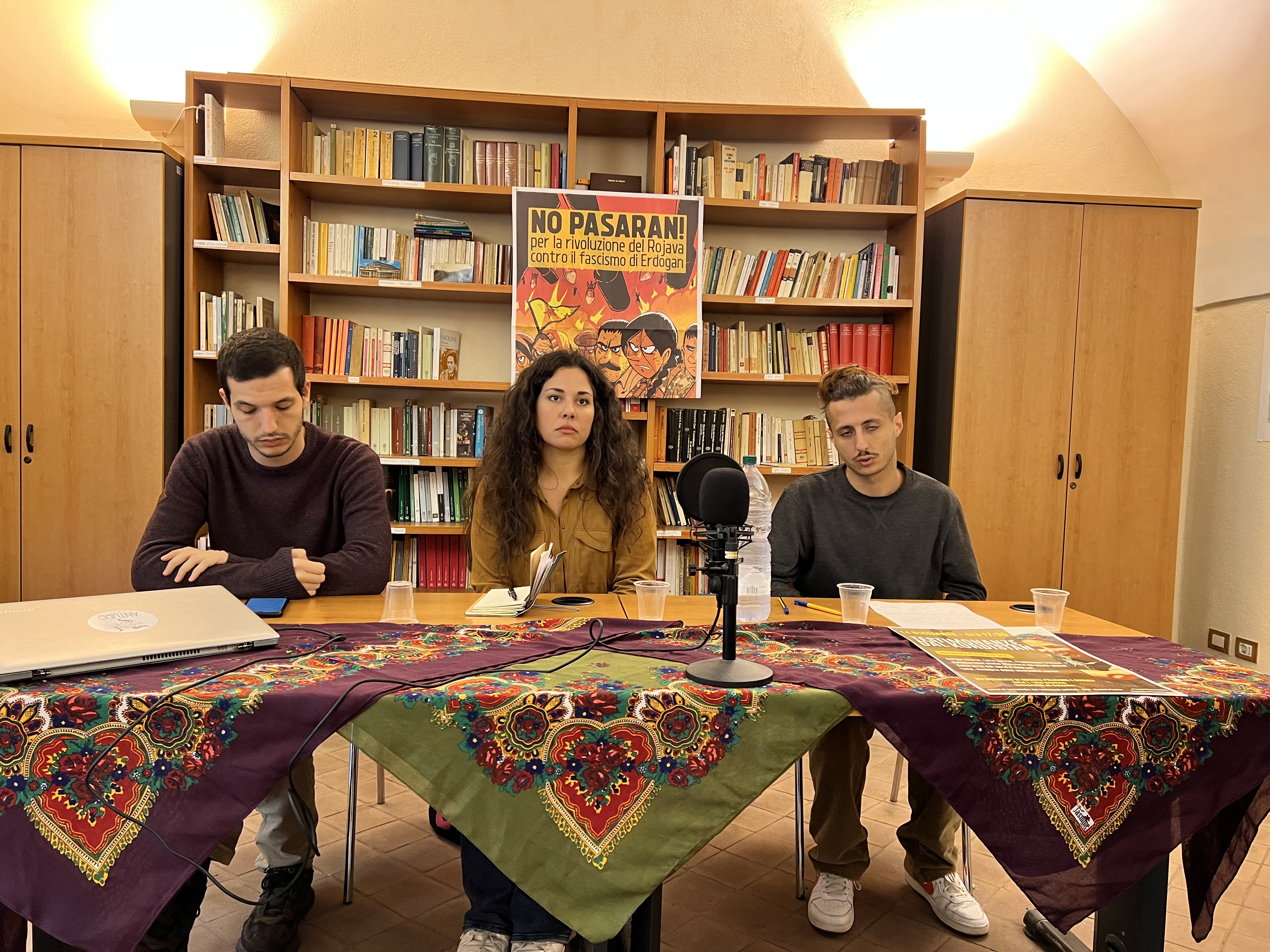 Erdogan bombarda la Siria con armi chimiche e libera militanti Isis: “Pericolo per Occidente”