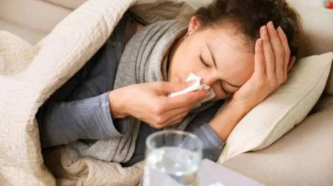 Influenza, ancora in calo i numeri in Italia: 411 mila persone colpite nell’ultima settimana