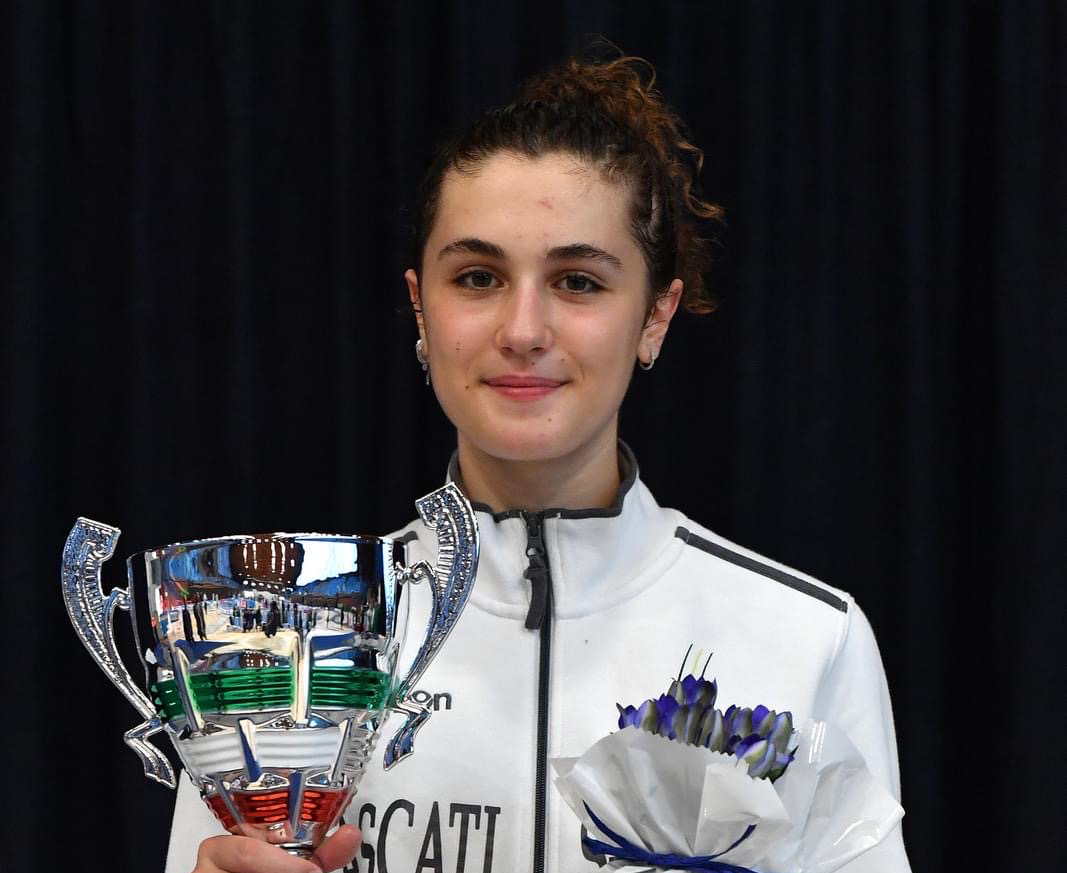 Mariavittoria Berretta, promessa della scherma: “Lo sport mi rende più coraggiosa”