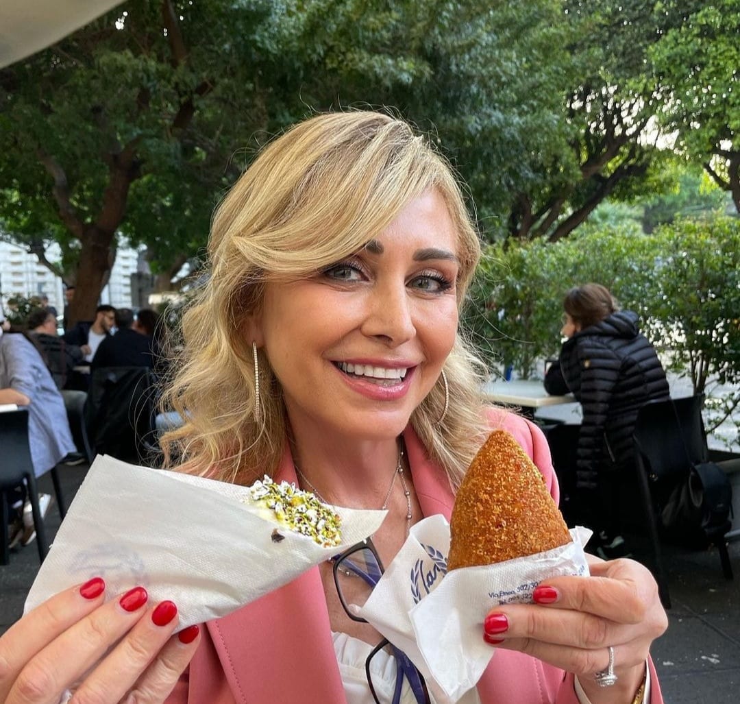 Mamma e sorella di Chiara Ferragni a Catania per una breve vacanza. Le foto