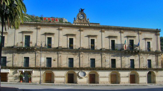 Modica, il cibo “sintetico” arriva in Consiglio comunale