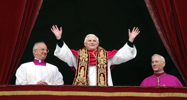 Ratzinger, da “Inquisitore” a “Panzer-Kardinal”: tanti i soprannomi del Papa emerito