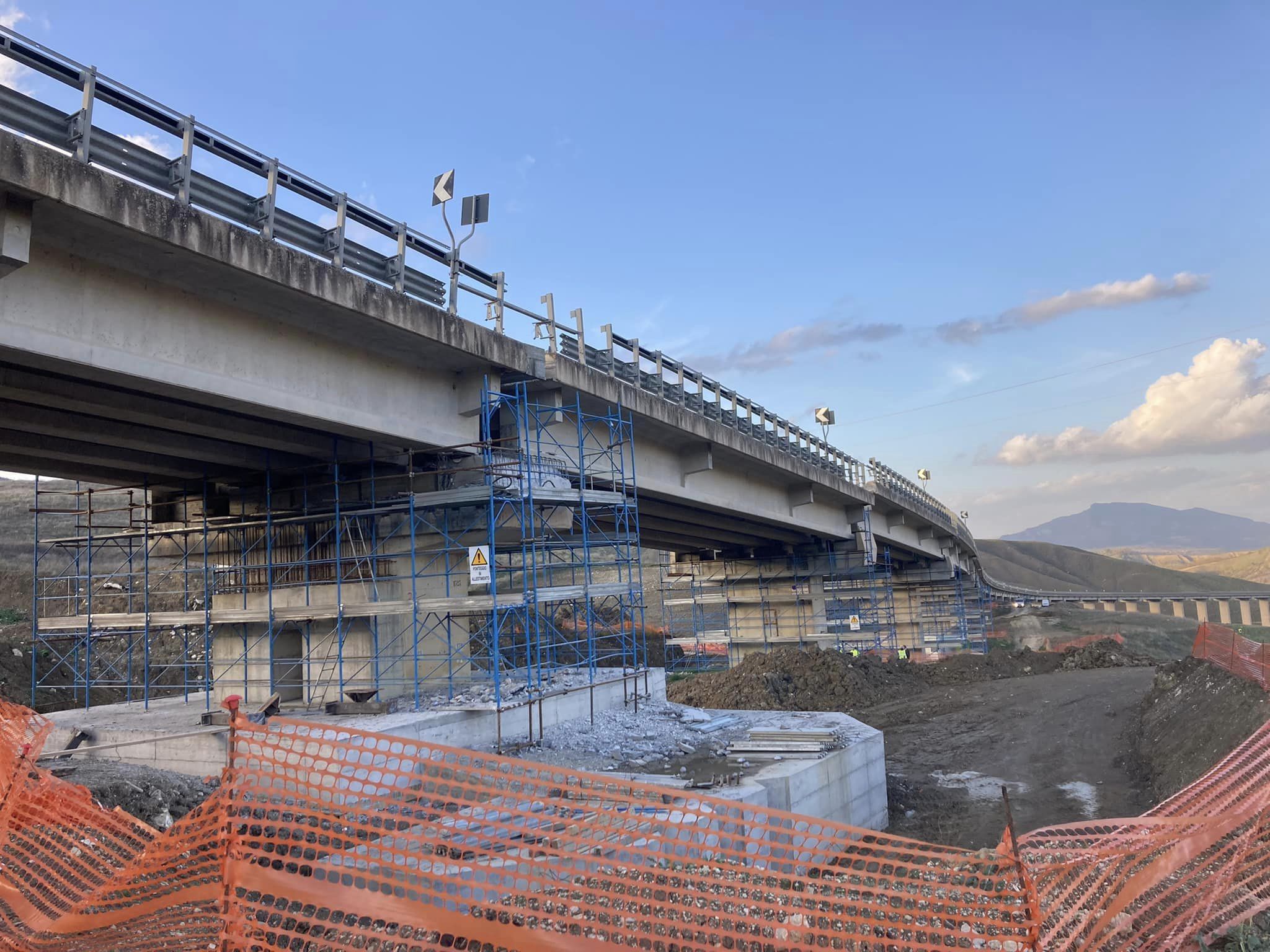 Pietraperzia, interventi sul viadotto Villano si lavora per accorciare i tempi