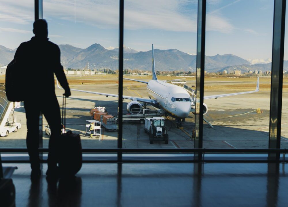 Voli cancellati e ritardi nel Regno Unito, disagi potrebbero durare giorni