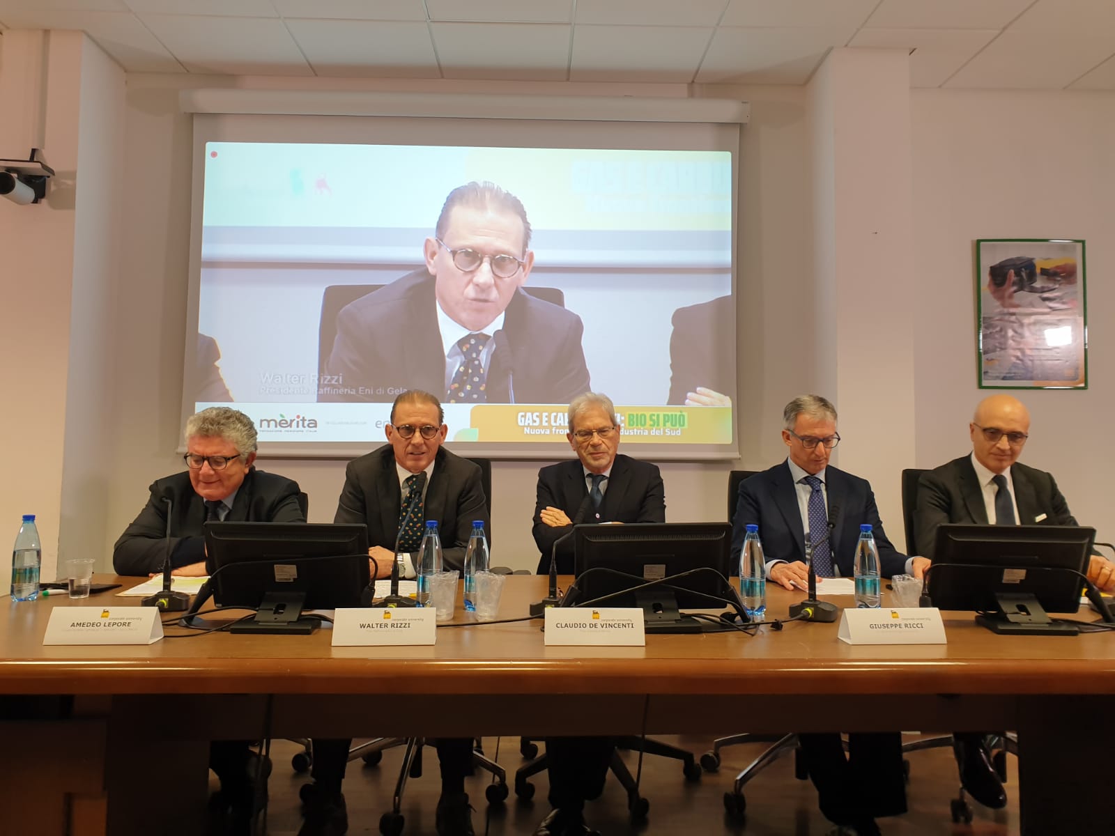 Da Gela biocarburanti per l’aviazione, la sfida di Eni