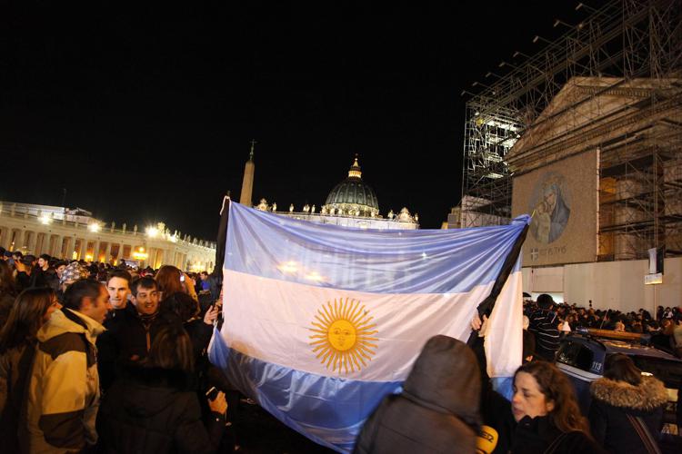 Qatar 2022, finale Argentina-Francia: il tifo in Vaticano per l’albiceleste