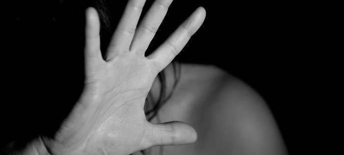 Ennesimo caso di femminicidio: 50enne uccide la moglie e poi tenta invano il suicidio Ennesimo caso di femminicidio: 50enne uccide la moglie e poi tenta invano il suicidio