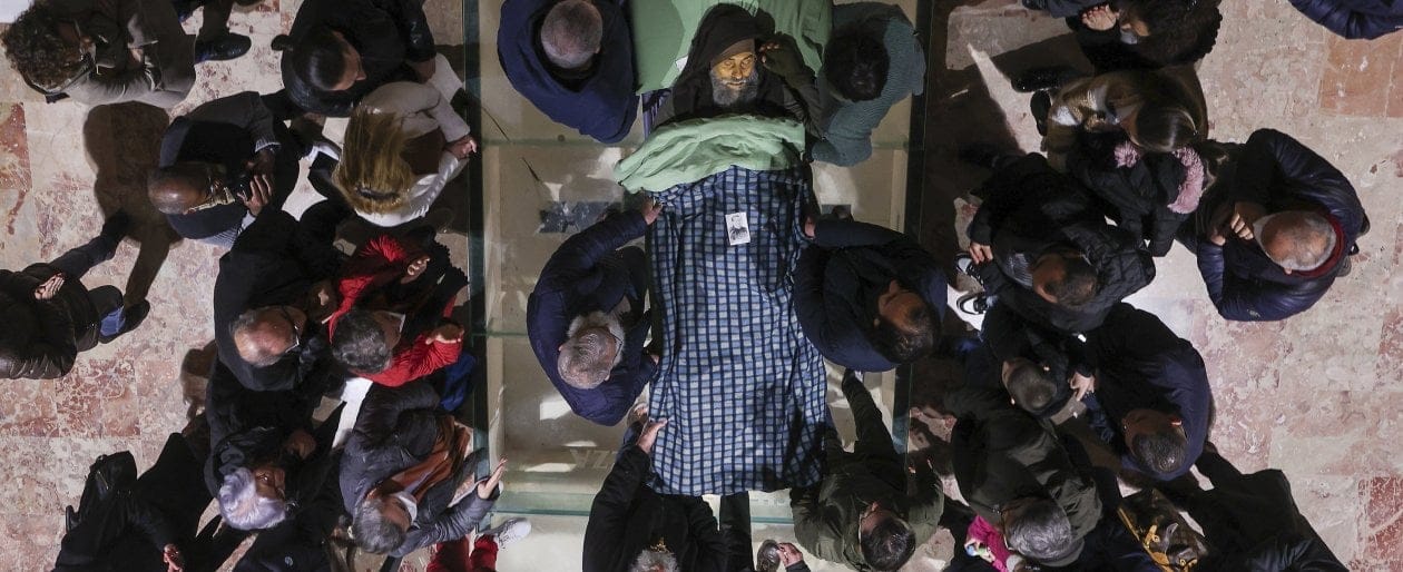 Morto Biagio Conte, una vita in strada dedicata agli ultimi – le Foto