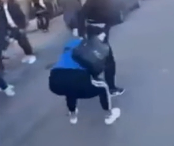 Palermo, le immagini della rissa tra ragazze in corso dei Mille