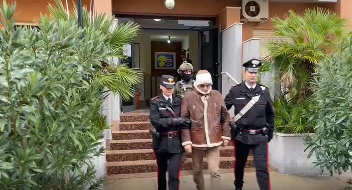 Dai videogiochi alle lettere con le amanti: la vita da latitante di Matteo Messina Denaro Dai videogiochi alle lettere con le amanti: la vita da latitante di Matteo Messina Denaro