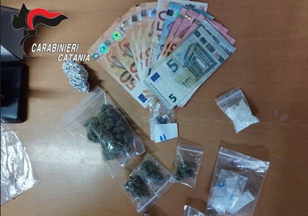 Quando il reddito di cittadinanza non basta: pusher “beccato” e arrestato dai carabinieri