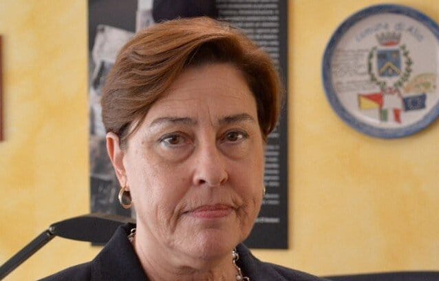 Assediata da alleati e opposizione, da sanità privata e pubblica: salvate la soldatessa Volo